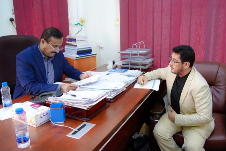 المحافظ بن الوزير يؤكد محورية قطاع الطرق والجسور في دعم مسار التنمية والخدمات العامة بالمحافظة.