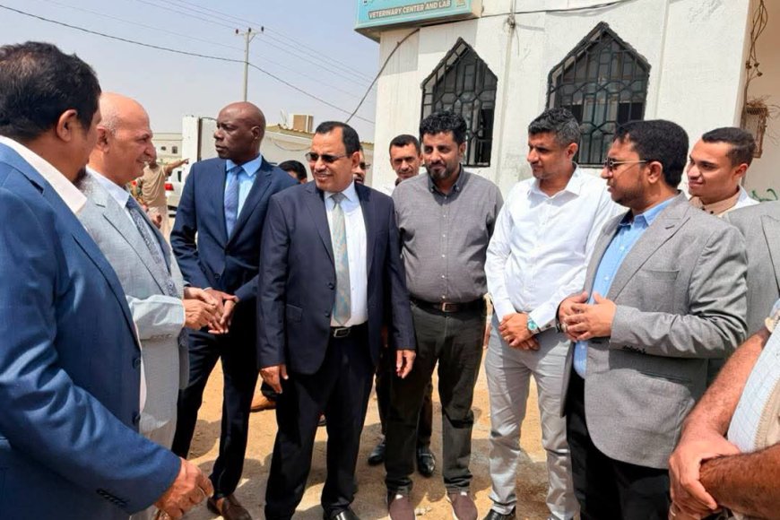 وزيرا الزراعة والمياه يتفقدان سير العمل في مشروع إعادة تأهيل المركز والمختبر البيطري بالغيضة