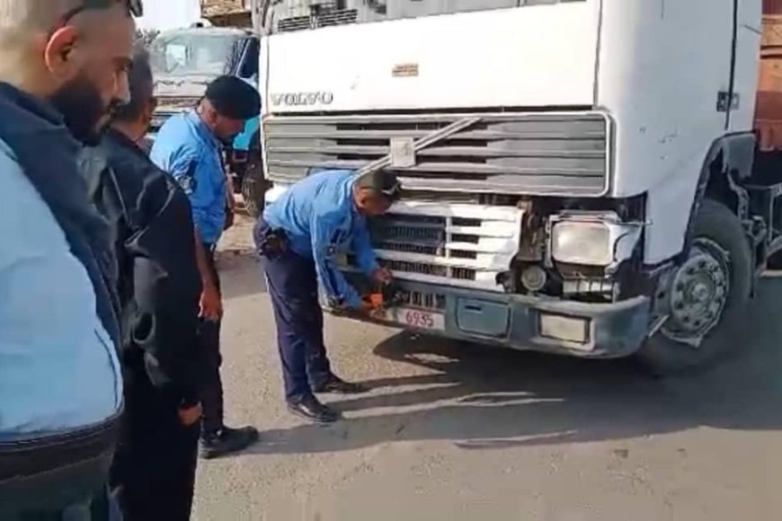شرطة السير تنفذ حملة ميدانية لتنظيم حركة شاحنات النقل الثقيل في جولة كالتكس