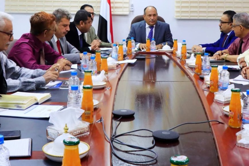 نائب وزير الصناعة يناقش تعزيز القيمة الغذائية للدقيق والتوسع في إنشاء الصوامع والمستودعات