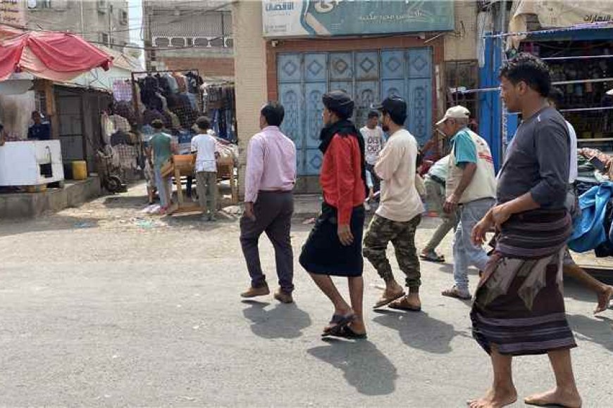 بإشراف مباشر من مدير عام المديرية.. السلطة المحلية بخورمكسر تنفذ حملة لإزالة العوائق من شارع الثقافة