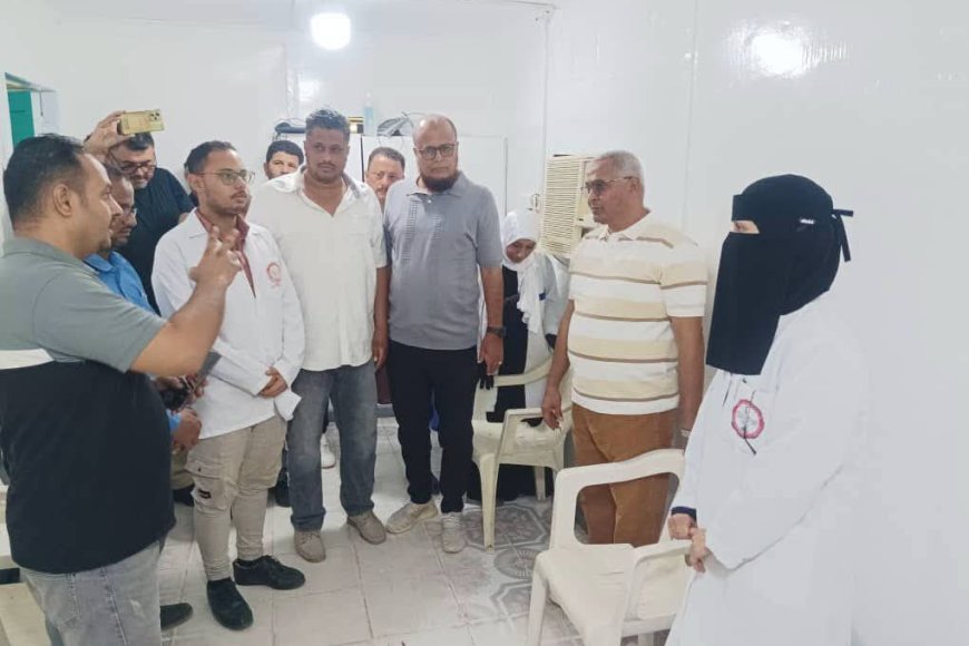 المدبر التنفيذي لمصفاة عدن يفتتح قاعة الفقيد الدكتور البركاني للتدريب في مستشفى الشركة.