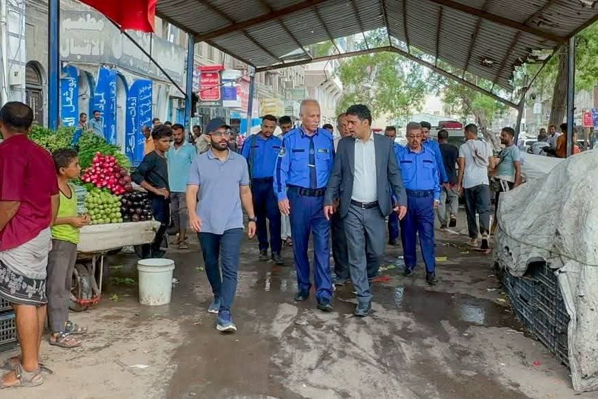 جهود مشتركة لإعادة تشغيل فرزتي زكو و الميدان للنقل في صيرة بعدن جهود مشتركة لإعادة تشغيل فرزتي زكو و الميدان للنقل في صيرة بعدن