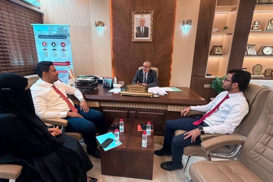 وزير الصحة يطلع على الأوضاع الصحية بساحل حضرموت 