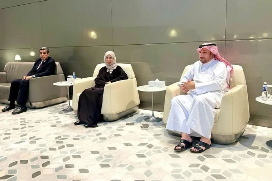 حملت رسالة خطية من الرئيس العليمي لأمير قطر.. وزيرة الخارجية أفراح الزوبة تصل الدوحة 