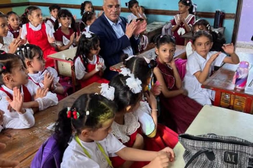 صورة بـ(ألف كلمة).. لفتة إنسانية لوزير التربية والتعليم (العبادي) تجتاح منصات التواصل من عدن