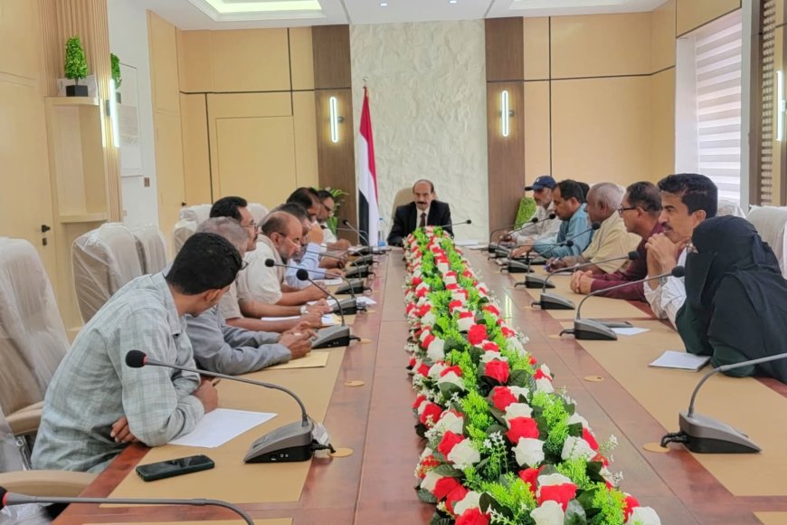 برئاسة الدغاري.. لجنة إدارة الأحواض المائية بشبوة تعقد اجتماعها الأول وتناقش أولويات حماية وتنظيم الموارد المائية