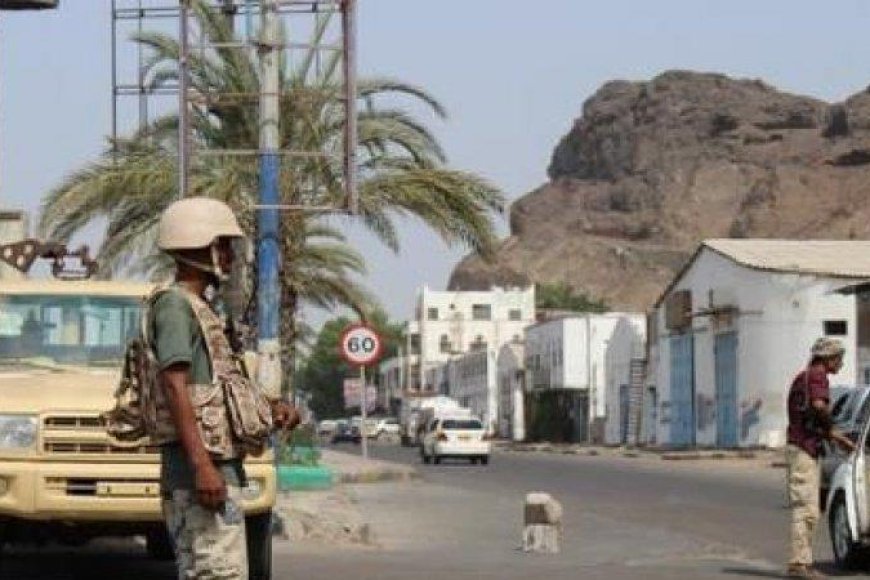 أمن عدن يطيح بخلايا إرهابية تلقت تدريبات عسكرية في مناطق سيطرة الحوثيين.. تفاصيل أمن عدن يطيح بخلايا إرهابية تلقت تدريبات عسكرية في مناطق سيطرة الحوثيين.. تفاصيل