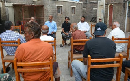 لقاء تشاروي للتعريف بمشروع ترميم المباني الأثرية والتاريخية بمديرية صيرة