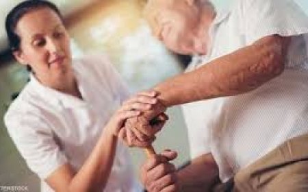 عملية "ثورية" تعيد القدرة على المشي لأحد المصابين بباركنسون