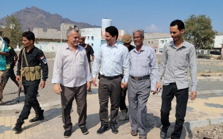 الشوبجي" و"الصراري" يتفقدان مشروع إعادة تأهيل حديقة البي كلاس بمديرية البريقة