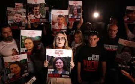 غضب بين عائلات الأسرى الإسرائيليين بغزة.. “مجلس الحرب” لم يستجب لطلب مقابلتهم