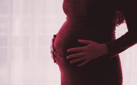 امرأة برحم مزدوج حامل بتوأم ينموّ كل منهما في رحم