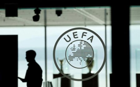 تغريم نادي رياضي بعد رفع جماهيره الاعلام الفلسطينية!