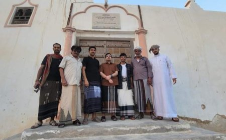 رئيس انتقالي المهرة والدكتور الحوشبي يزوران مدينة قشن ويطلعان على معالمها التراثية والتاريخية