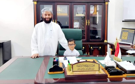 وزير الأوقاف يستقبل بمكتبه الطفل الحافظ والفائز في مسابقة الكويت الدولية للقرآن الكريم أيمن اليوسفي