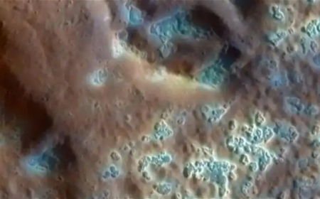 اكتشاف جليد وأنهار على أصغر كواكب المجموعة الشمسية