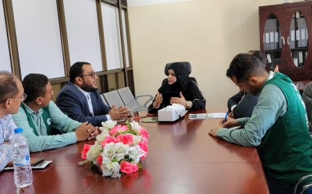 وكيلة الشئون الصحية بتعز تناقش تنفيذ المرحلة الثانية لمشروع كفالة الأيتام