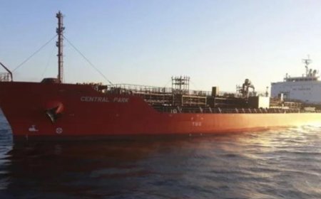 أول تعليق من الحكومة الشرعية  على اختطاف ناقلة النفط الإسرائيلية