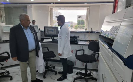 مدير عام صحة عدن يزور مركز الخمسين الطبي ويطلع على أدائها في تقديم الخدمة الطبية للعمالة والإقامة لخارج الوطن