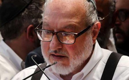 جاسوس شهير خدم إسر.ائيل يطالب بـ"سد أفواه" أهالي الرهائن