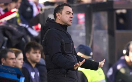 تشافي يحسم الجدل حول مستقبله مع برشلونة