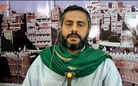 مليشيا الحوثي تتبرأ من قراصنة خليج عدن واستهداف مدمرة أمريكية.. وهذا ماقاله!!  