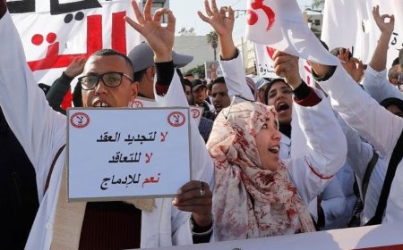 المعلمون المغاربة يجبرون الحكومة على تجميد قانون مثير للجدل.. تفاصيل صراع يهدد التلاميذ بسنة بيضاء