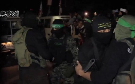 بالفيديو.. عناصر القسام وسرايا القدس يسيرون في شوارع غزة كيف استقبلهم الفلسطينيون؟  