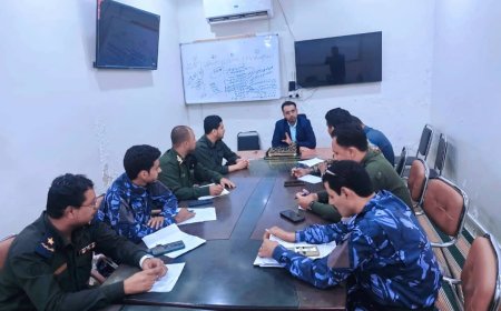 وكيل نيابة شرق المكلا الإبتدائية وإدارة أمن مديرية المكلا في محافظة حضرموت يناقشان عدد من القضايا المتعلقة بأعمال الضبط القضائي