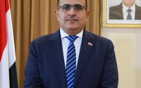 وزير الصحة يهنئ رئيس وأعضاء مجلس القيادة الرئاسي بالعيد 56 للاستقلال
