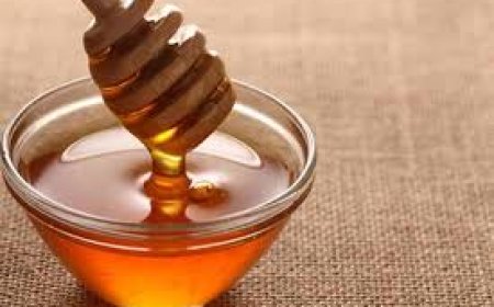 ما كمية السكر الموجودة في ملعقة العسل؟