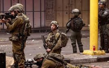 الجيش الاسر.ائيلي يقتحم منزل منفذَي عملية القدس.. إعلام إسرائيلي ينشر تفاصيل الهجوم: المهاجمان أسيران محرران