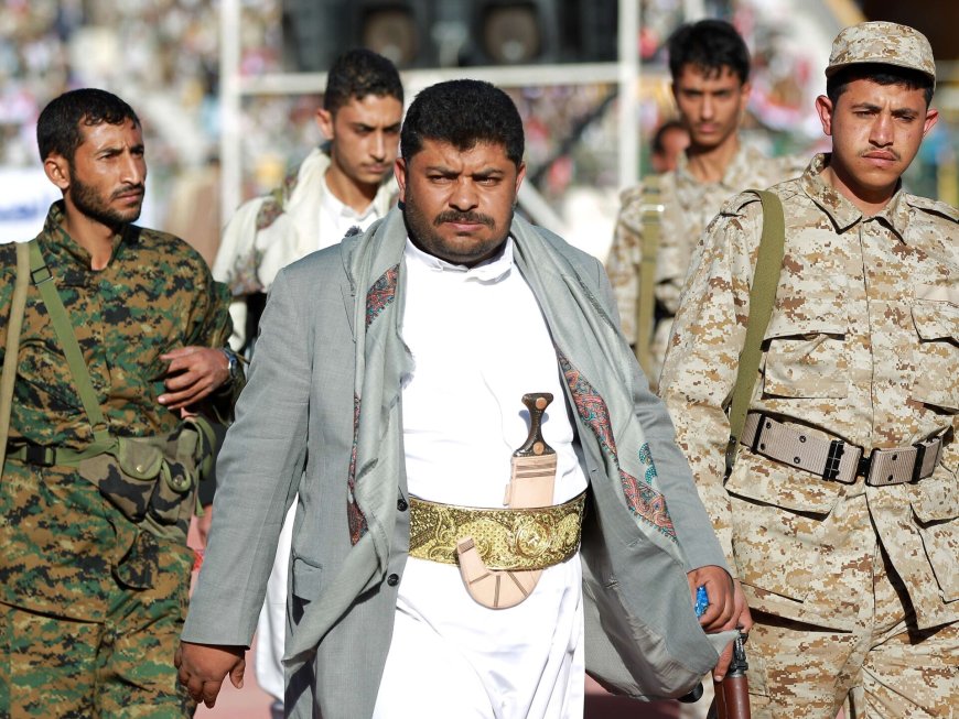 إعلامي كويتي يهاجم محمد علي الحوثي
