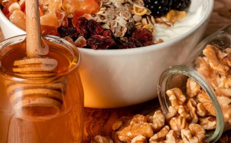 فوائد العسل وحبة البركة، علاج سحري للكثير من الأمراض