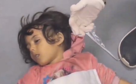 فيديو يمزق القلوب..  لحظة خروج الروح من جسد طفلة فلسطينية في غزة ولفظ نفسها الأخير