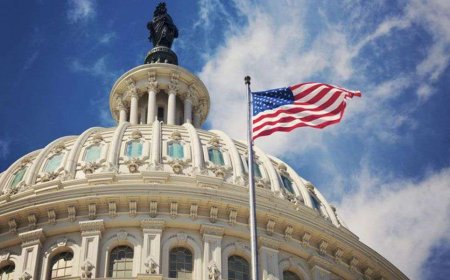 واشنطن:  الولايات المتحدة تدرس مع حلفائها خيارات الرد على هجمات الحوثيين في البحر الأحمر