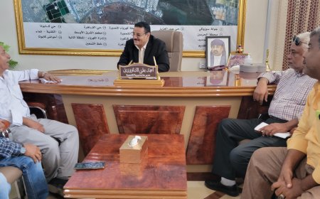 مدير عام المنصورة يناقش التحضيرات لتدشين برنامج الجمع المباشر القمامة في عدد من الأحياء السكنية بمنطقة القاهرة