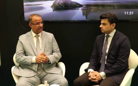 الوزير الزعوري يبحث مع مساعد رئيس الوزراء الباكستاني تعزيز التعاون الثنائي