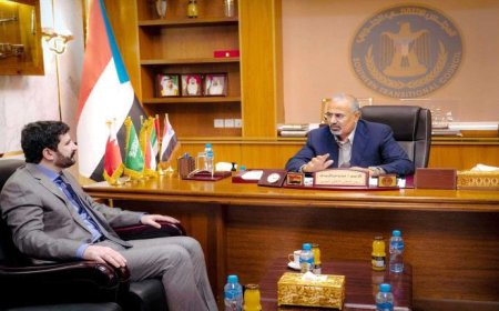 الزُبيدي يلتقي محافظ صنعاء.. وهذا مادار بينهما!