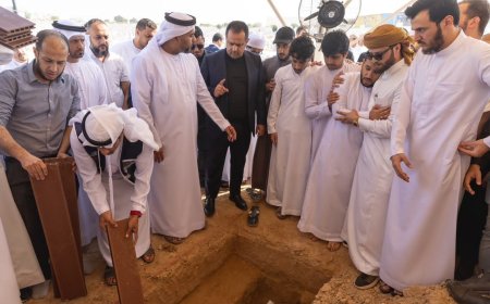 دولة رئيس الوزراء يشارك في تشييع جثمان وزير الاتصالات وتقنية المعلومات