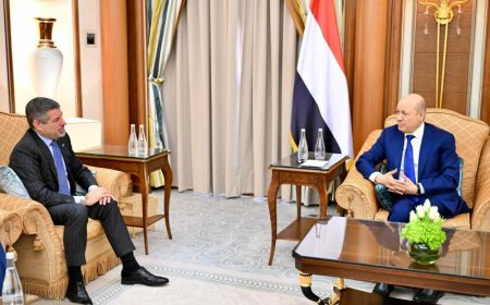 إعلان أمريكي عقب لقاء جمع سفير واشنطن برئيس مجلس القيادة رشاد العليمي