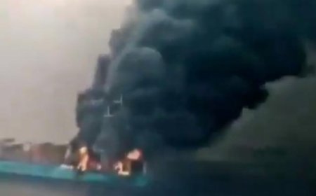 الكشف عن مصير 15 بحارًا بعد استهداف سفينتهم في باب المندب