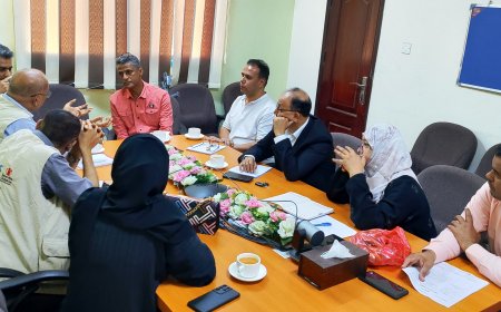 وزارة التربية بعدن تناقش مع منظمة رعاية الأطفال طباعة الكتاب المدرسي وانشطة التدريب والتعليم التعويضي