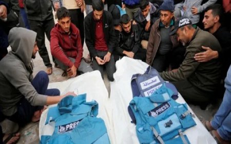 دون اتصالات وإنترنت.. كيف يكافح الصحفيون في غزة لإيصال الصورة للعالم؟