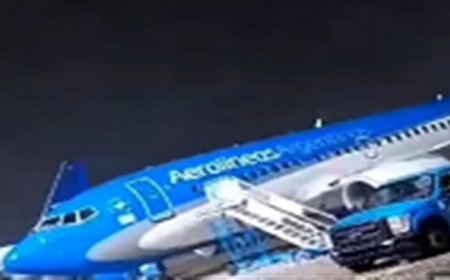 كارثة.. طائرة تطير بدون طيار بفعل الرياح !