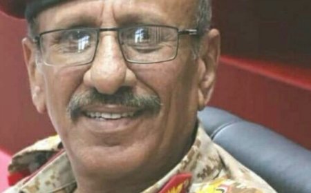 نائب مدير الدائرة المالية بوزارة الدفاع يعزي بوفاة العميد الركن شمس الدين البكيلي