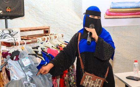 عدن.. اتحاد الجمعيات والمؤسسات الخيرية تدشن توزيع الدفعة الأولى من الملابس للجمعيات