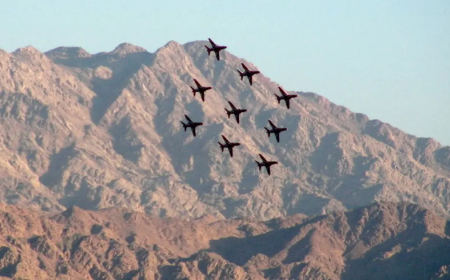 انفجارات في سماء سيناء المصرية.. والحوثي: نفذنا هجمات على إيلات