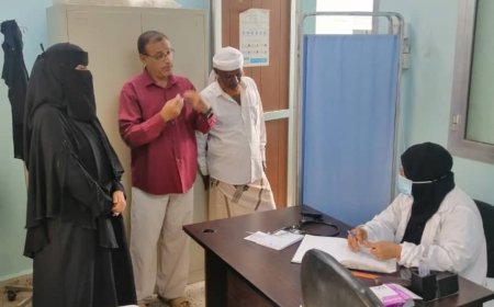 مدير صحة المنصورة في زيارة تفقدية لمركز الام والطفل بمبني الرعاية الصحية الأولية بالمديرية